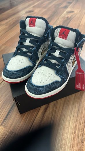 Nike Air Jordan trainers. Size 2.5uk/ 35eu.