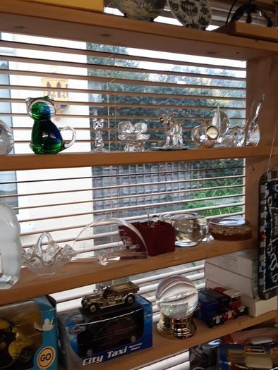 Paper weight glass