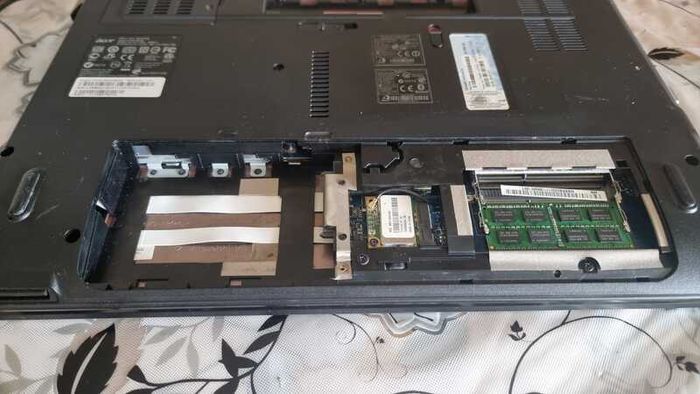 2 Laptop as spairs Acer 5733 and 5742 series.