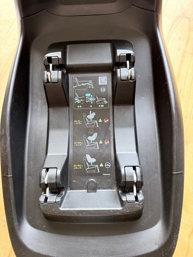 Maxi-Cosi Car Seat + 2wayFix ISOFIX Base