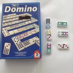 Domino set with large tiles coloured spots