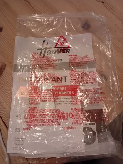 Hoover 252L Low Frost Freestanding Fridge Freezer - White