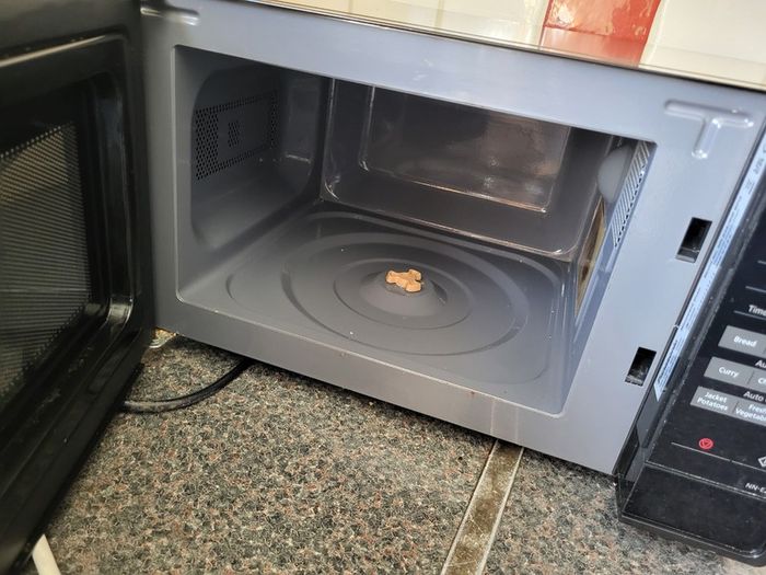 Panasonic microwave 800w NN-E28JBM