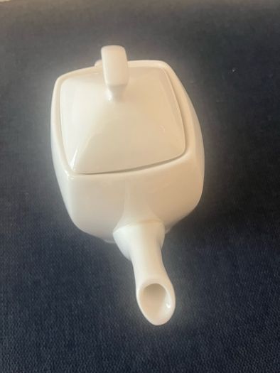 Porcelain rea/coffee pot