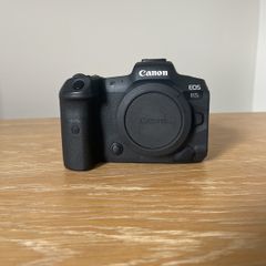 Canon R5 & Canon RF 50mm 1.8