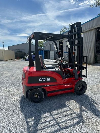 2400kg electric forklift