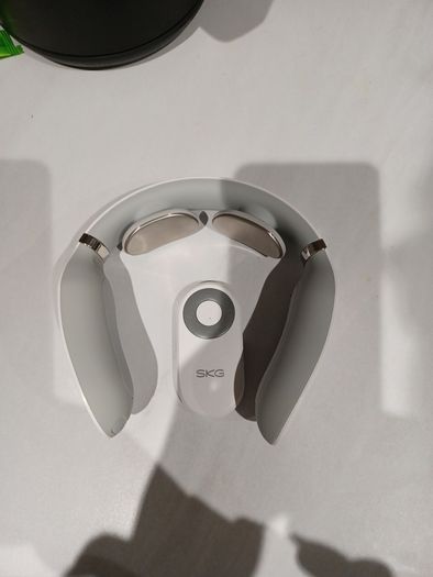 SKG Neck Message Necklace Wireless Chargeable