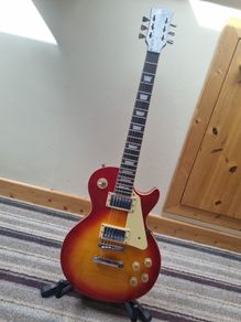 Les Paul Style Electric Guitar