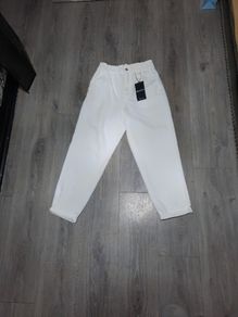 stradivarius white baggy jeans