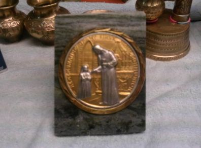 Holy communion medallion