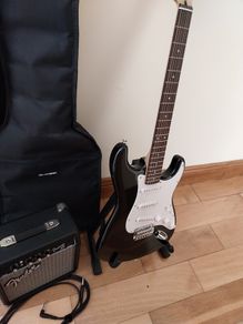 Squier Strat Electric Guitar Full Kit