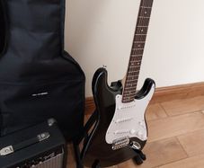 Squier Strat Electric Guitar Full Kit