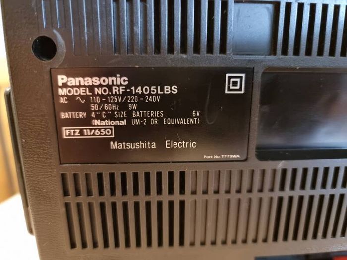 Radio Panasonic RF-1405LBS, good working order, 1980, see the pictures.