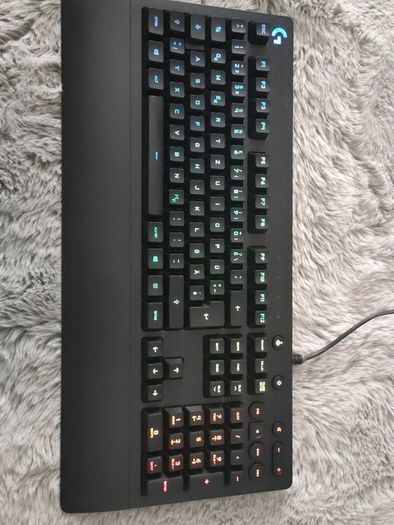 LOGITECH-mechanical keyboard