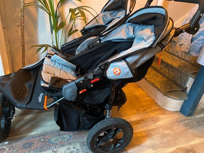 out & about nipper twin buggy