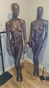 Two female glossy mannequins