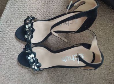 Woman shoes