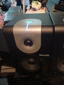 A pair of ALESIS M1 active speaker