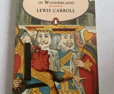 Alice's Adventures in Wonderland (Lewis Carroll)