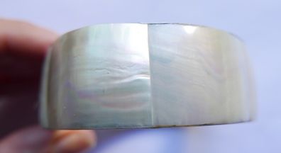 Vintage 80's Mother of Pearl Shell Striped Wide Classic Chunky Bangle Bracelet