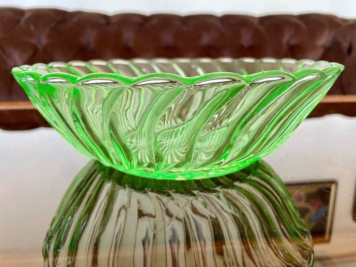 Uranium Green Vintage Glass Carnival Serving Bowl by Bagley UK