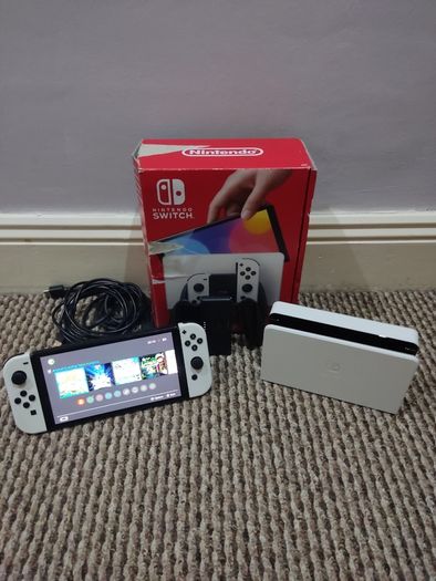 Nintendo Switch Oled + Animal Crossing