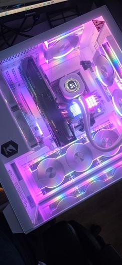 Professional gaming custom PC RYZEN 7 9800x3d 64 rx9070xt 16gb