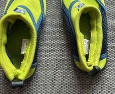 Swimming shoes