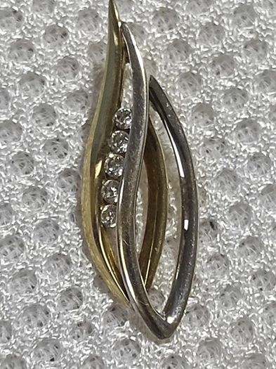 9ct gold pendant