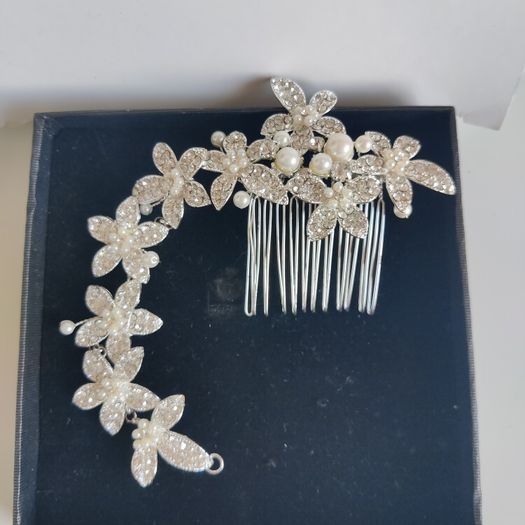 Bridal hair piece by White Ivy