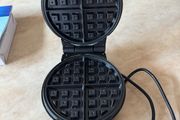 Waffle maker with 3 attachments