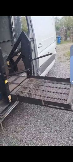 Van lift or wheelchair lift