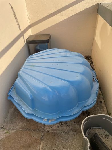 shell sand box
