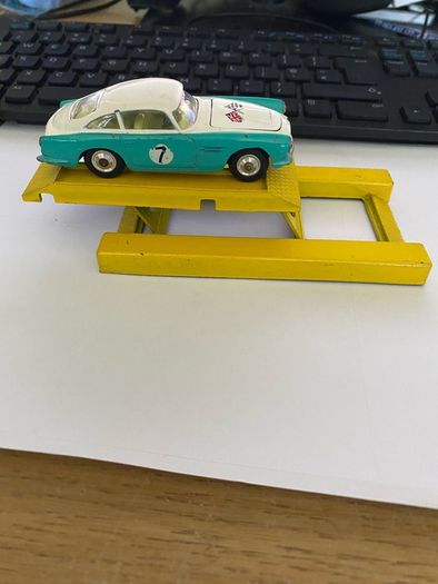 Crescent  Toys 1/43 scale ramp