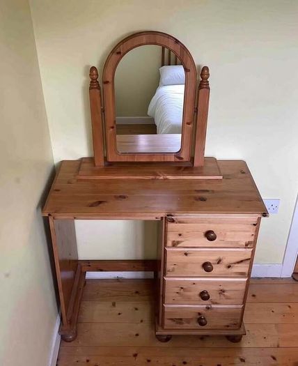 Solid Wooden Dressing Table With Matching Arched Mirror