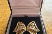 Vintage Gold Tone Earrings