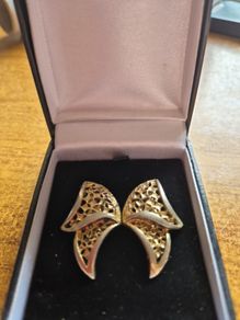 Vintage Gold Tone Earrings