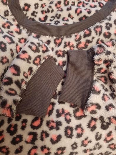 New adult pyjama top 18/20