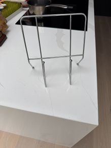 Chopping board holder
