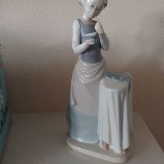 Lladro Girl with Iron ( with Box)