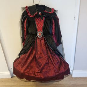 Girls vampire Halloween costume