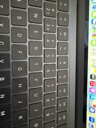 MacBook Air M2, 2022