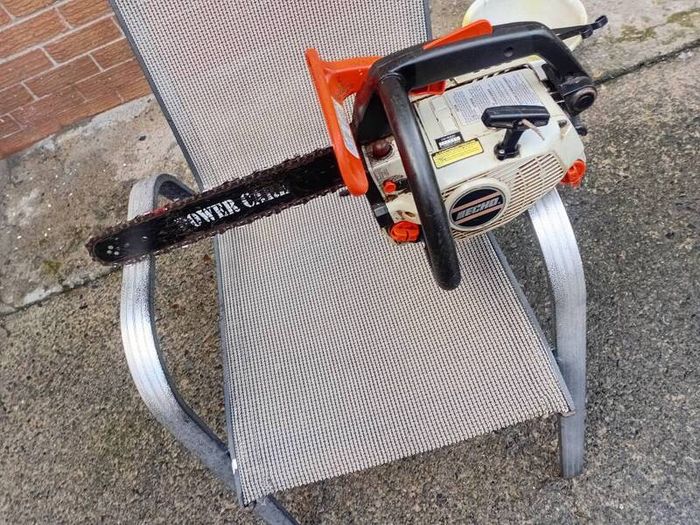 chainsaws