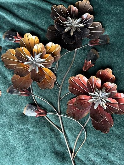 3 pieces of metal wall art