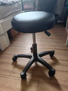 Black Adjustable Swivel Stool / Office Salon Chair on Castors