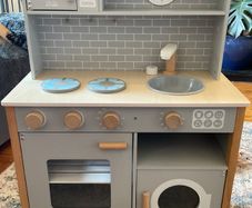 Little Town Grey wooden kitchen