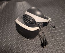PSVR 1, all cables included, 2 move controllers and PS5 dongle/adapter