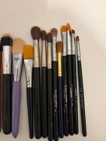 Make-up brushes