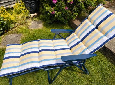 Luxury garden lounger