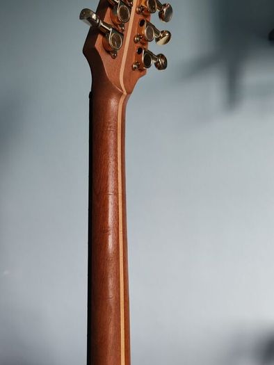 Siveen bouzouki